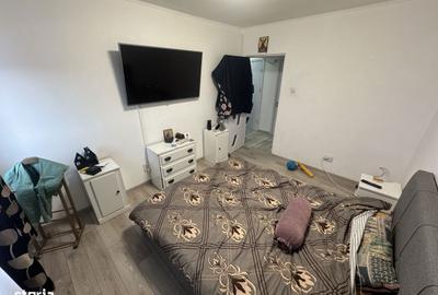 Apartament cu 3 camere decomandat, mobilat în Abator