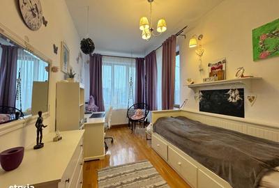 Casă cu 7 camere cu Canalizare în Florilor - 3