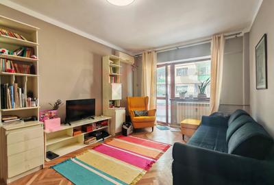 Apartament cu 3 camere decomandat, mobilat în Central