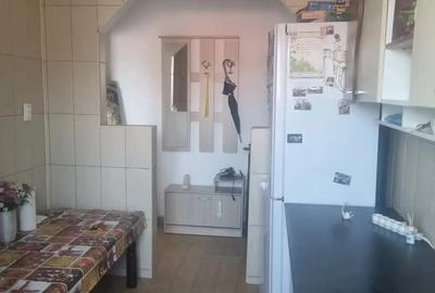 Apartament 2 camere nedecomandat 50 mp Etaj 4 ?arpanta la scara Priveli?te Mun?ii Parang - 2