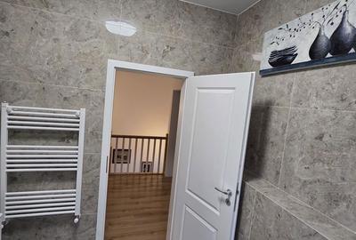 Casă cu 5 camere cu Teren 297 Mp în Corbeanca