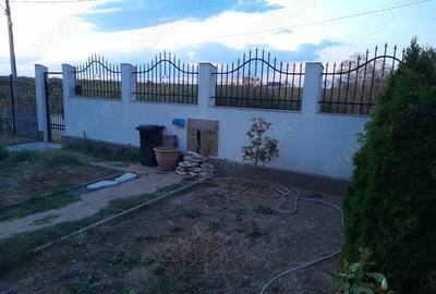 Casă cu 5 camere cu Teren 300 Mp în Central - 1