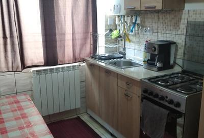 Inchiriez apartament in centru Devei - 1