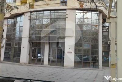 Spațiu comercial, de 1,300 mp, în Unirii - 15