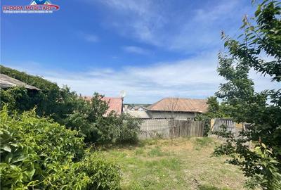 Teren de 392 mp, în Monumentului