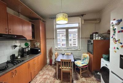 Apartament cu 3 camere decomandat în Luncă