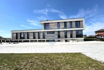Spațiu comercial, de 447 mp, în Central - 16