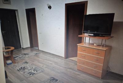 Garsonieră decomandată în Titan - 3