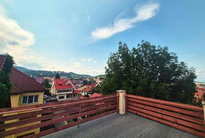 Apartament in casă, într-o zonă exclusivistă, priveliște deosebită. - 1