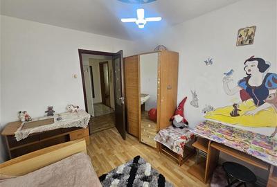 Apartament cu 3 camere decomandat, mobilat în Micro II - 17