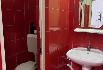 Spațiu comercial, de 72 mp, în Central - 4