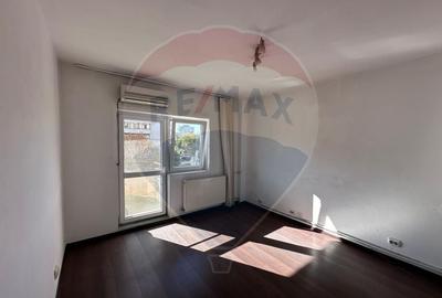 Apartament cu 2 camere decomandat în P-ța Victoriei - 2