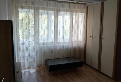 In Zona Circumvalatiunii-Ghe Lazar-Iulius Mall,Decomandat,Mobilat Decent,Utilat ,Merita Vazut,330 E - 8