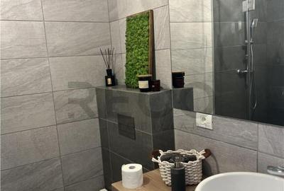 Apartament cu 3 camere decomandat în Cantemir