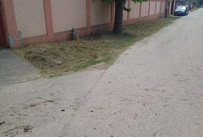 Casă cu 5 camere cu Teren 1000 Mp în Postăvari