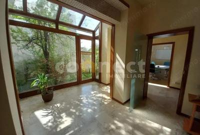 Spațiu comercial, de 100 mp, în Central