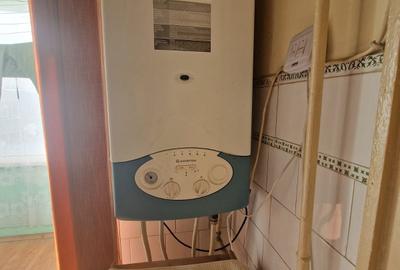 Apartament cu 3 camere, decomandat, etajul 5/9, zona Pacurari - 8