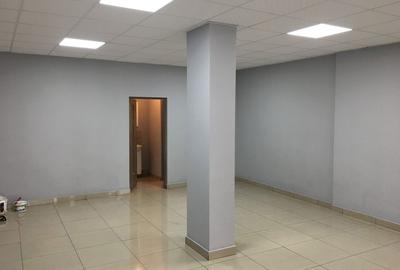 Spațiu comercial, de 70 mp, în Central - 3