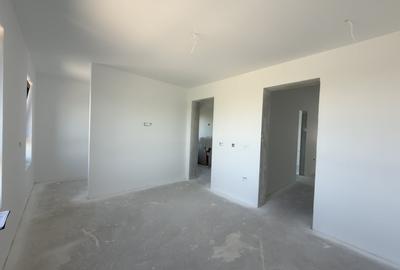 Duplex cu 5 camere cu Canalizare în Torontalului - 2