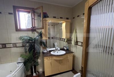 Casa spa?ioasa, 11 camere, 600 mp, teren 1450 mp, zona Li - 11