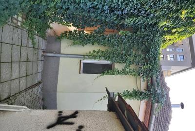 Casă cu 2 camere cu Teren 200 Mp în Central - 1