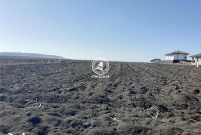 Teren de 427 mp, în Rediu