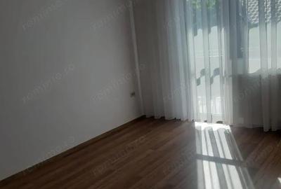 Casă cu 4 camere cu Canalizare în Central - 3