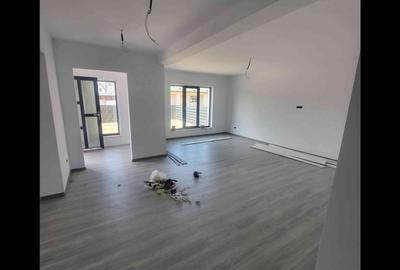 Casă cu 3 camere cu Teren 400 Mp în Hemeiuș - 2