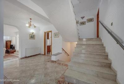 Casă cu Canalizare în Central