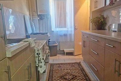 Vand apartament cu 3 camere in zona ultracentrala - 1