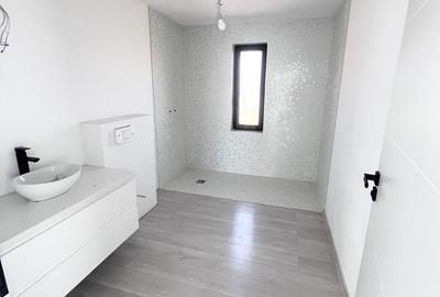 Casă cu 5 camere cu Teren 1200 Mp în Unirea - 9
