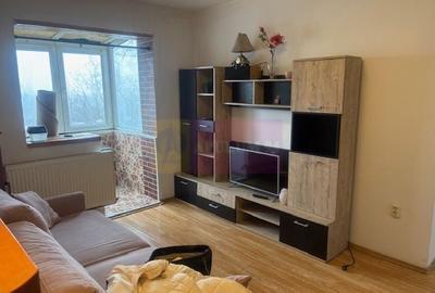 Apartament cu 2 camere semidecomandat, mobilat în Băneasa