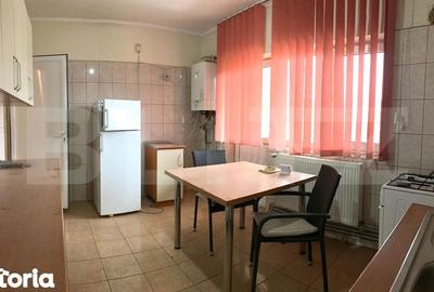 Casă cu 7 camere cu Teren 1023 Mp în Central - 13