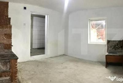Casă cu 2 camere cu Teren 1724 Mp în Central - 2
