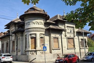 Casă individuală cu 29 camere cu Teren 537 Mp în Central - 1