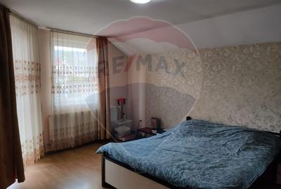 Casa / Vila cu 4 camere de inchiriat in zona Dambul Rotund - 2