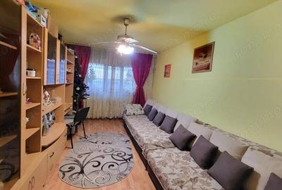 Vanzare apartament 3 camere, situat in Targu Jiu, strada Victoriei, zona Mall Vanzare apartament 3 camere, situat in Targu Jiu, strada Victoriei, zona Mall - 2
