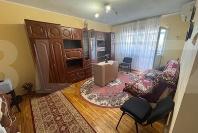 Apartament cu 3 camere - decomandat, mobilat - zona Imparat Traian - 1