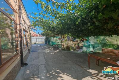 Casă individuală cu 5 camere cu Teren 686 Mp în Piața Centrală - 2