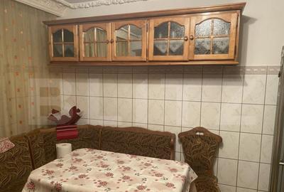 Casă cu 5 camere cu Teren 1000 Mp în Central