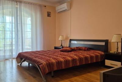 Casă cu 8 camere cu Teren 1100 Mp în Central - 17