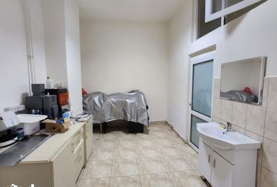 Spațiu comercial, de 71 mp, în Central - 14