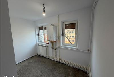 Apartament cu 3 camere decomandat în Micro 14 - 3