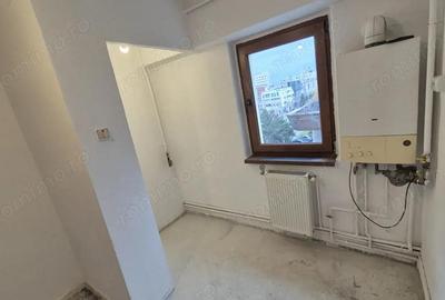 Vanzare apartament 3 camere, Bd. Ecaterina Teodoroiu - zona Casei de Cultura - 3