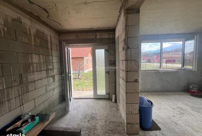 Casă cu 5 camere cu Teren 1414 Mp în Știuca - 12