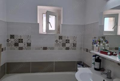 Vand apartament cu 2 camere decomandat - 2