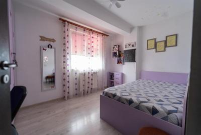 Apartament cu 3 camere decomandat, mobilat în Central