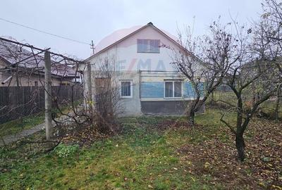 Casă bătrânească + teren 1581 mp în sat Holt, comuna Letea Veche - 1