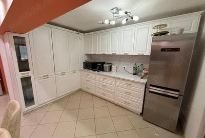 Apartament cu 3 camere decomandat în E3 - 8