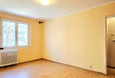 Apartament cu 3 camere semidecomandat în Costin Georgian - 6